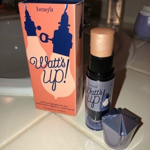 😍BENEFIT WATTS UP HIGHLIGHTER